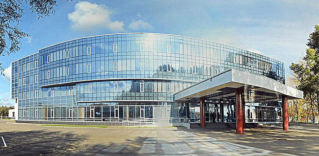 панорамные фасады учебно-тренировочного центра Солнечногорск