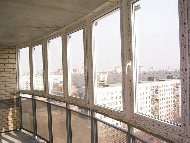 Недорогое остекление общего балкона Солнечногорск